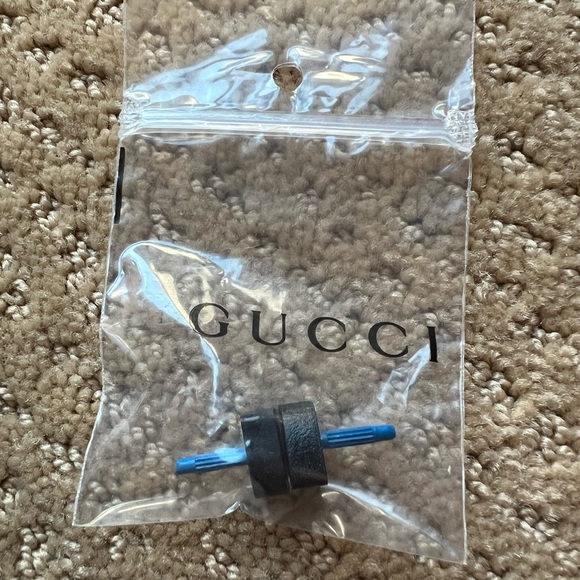 Almost New Gucci GG Navy Patent platform heels - Picture 4 of 15